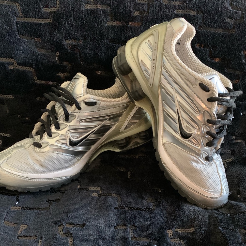 Women’s Nike Shox